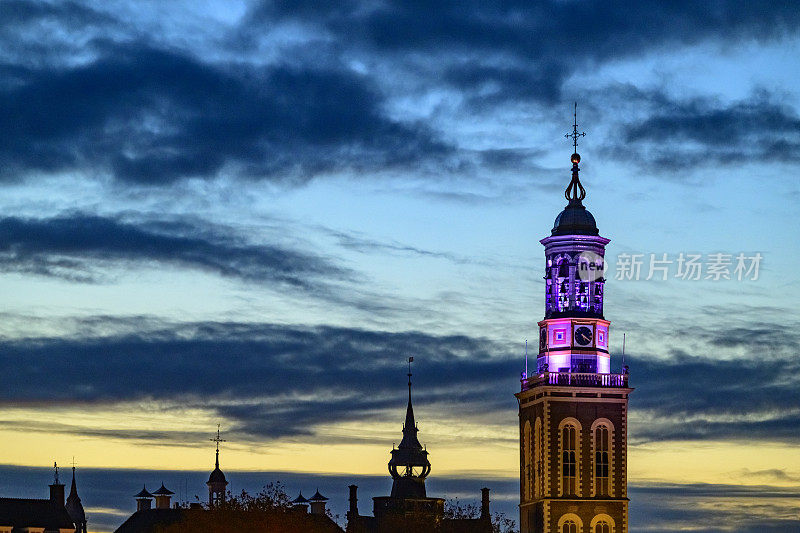 秋天夕阳下的Kampen Nieuwe Toren